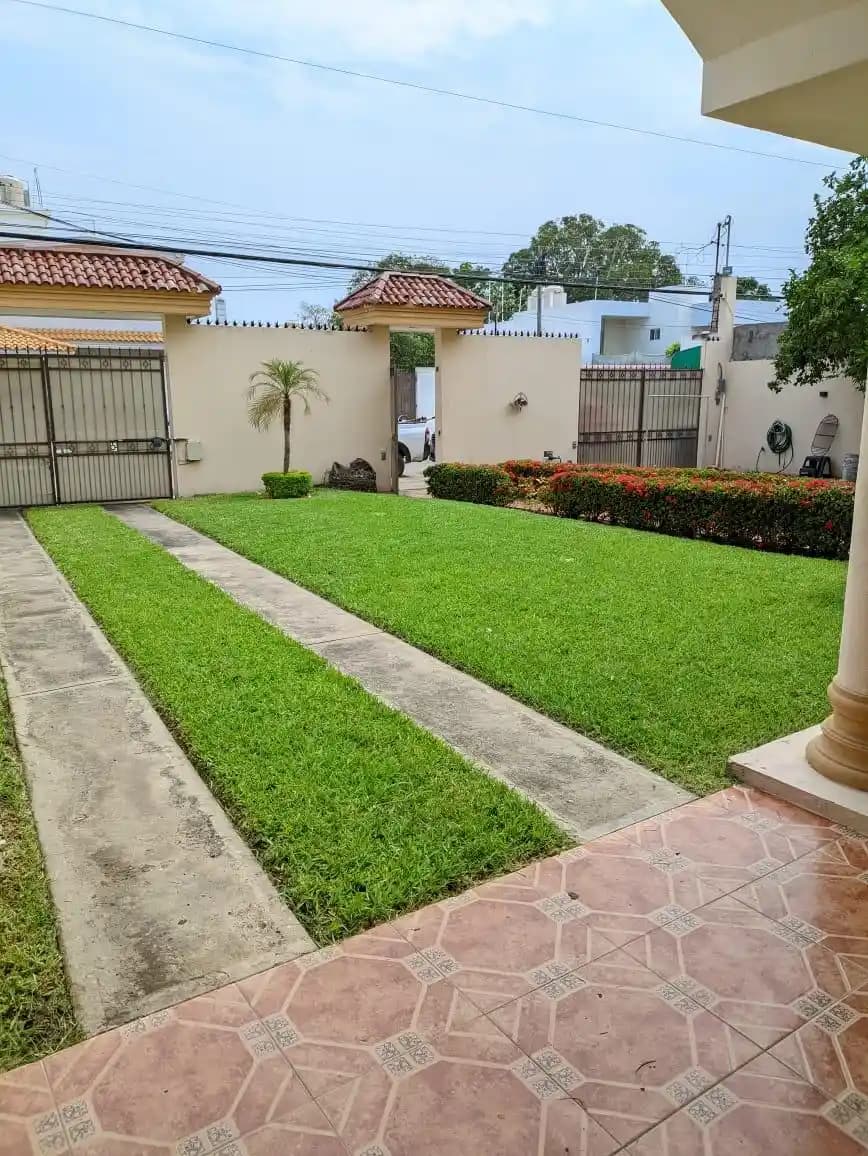 Fertilización profesional de jardines en Tampico