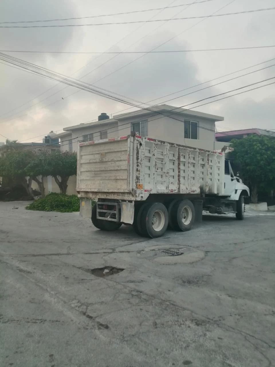 Retiro de basura y escombro en jardines de Tampico y Madero